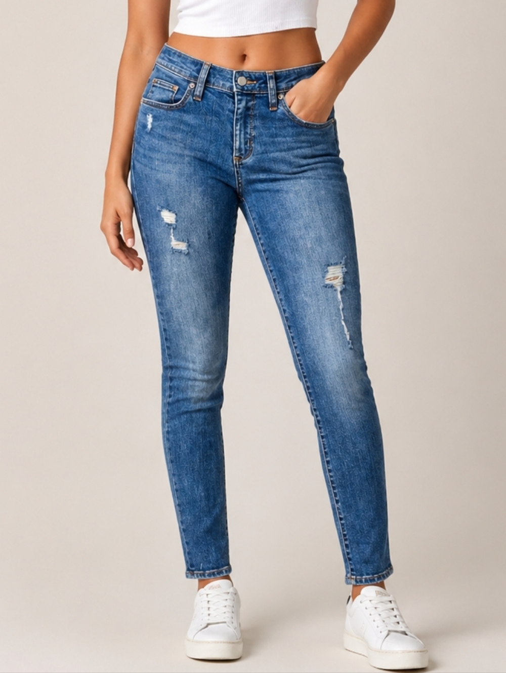 Universal Thread Women's 6 Blue Mid-Rise Distressed Skinny Jeans Stretch Denim